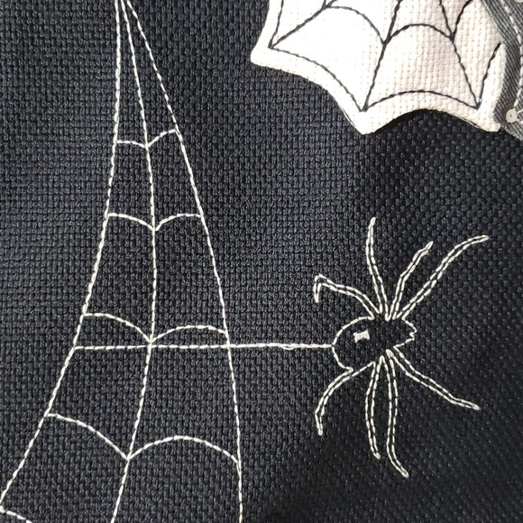 Melrose International NWT Black Table Runner with Appliqued Spider and Webs - Picture 3 of 7